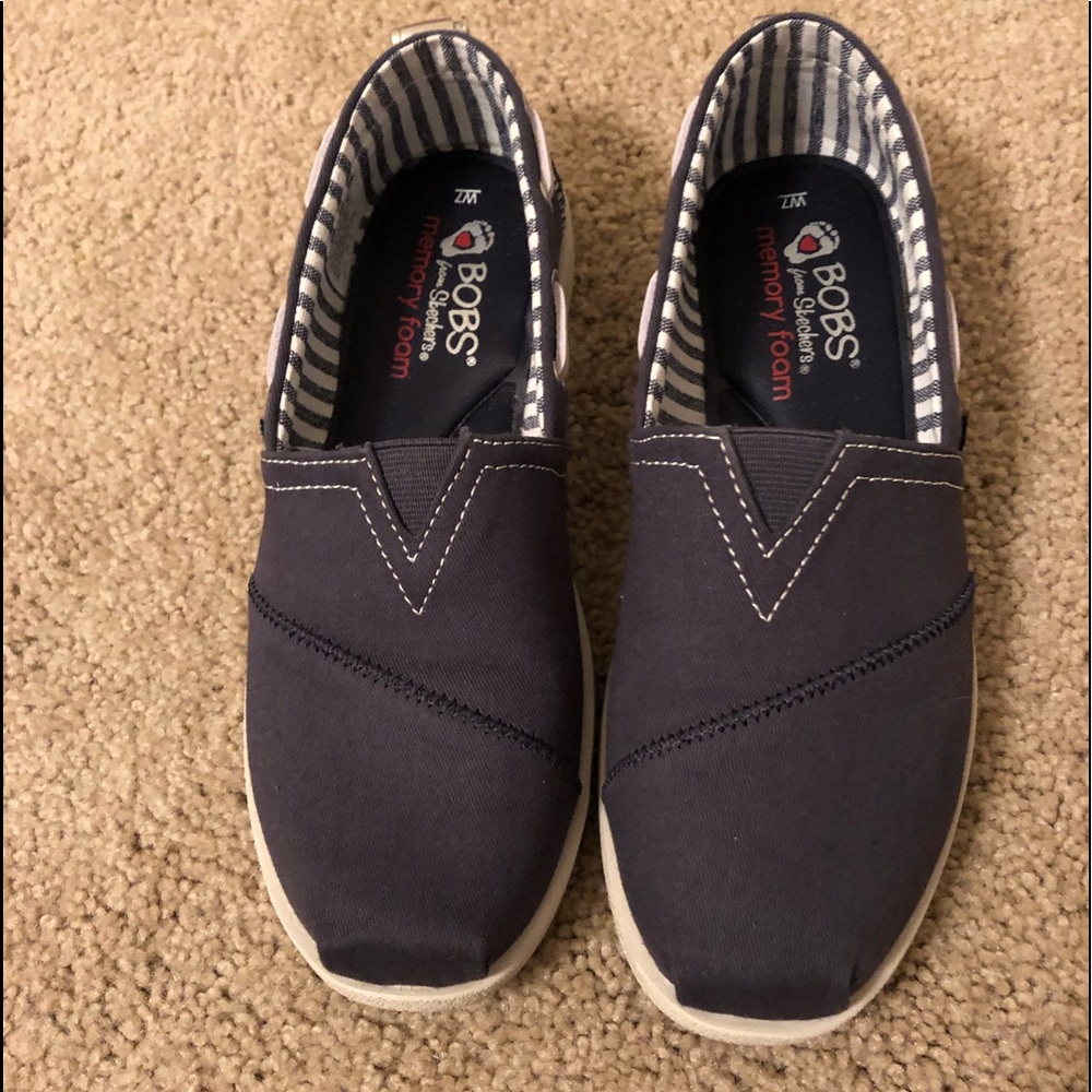 Comfortable Navy Bobs